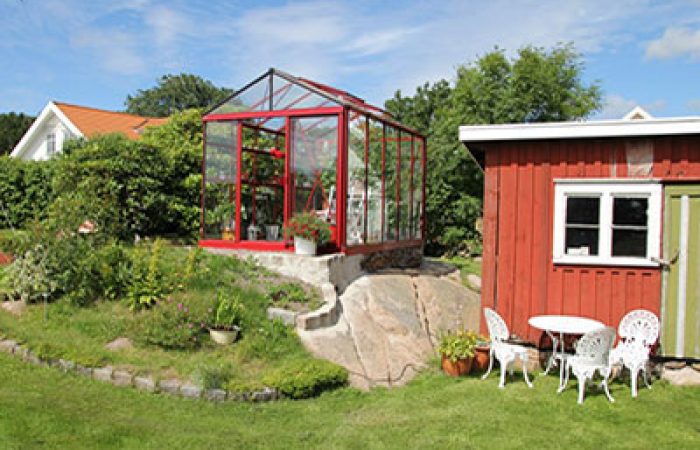 Englisches Gewächshaus, 2,36 m x 3,80 m, 73 cm Glasraster, 25 Grad Dachneigung,Schiebetür, rot
